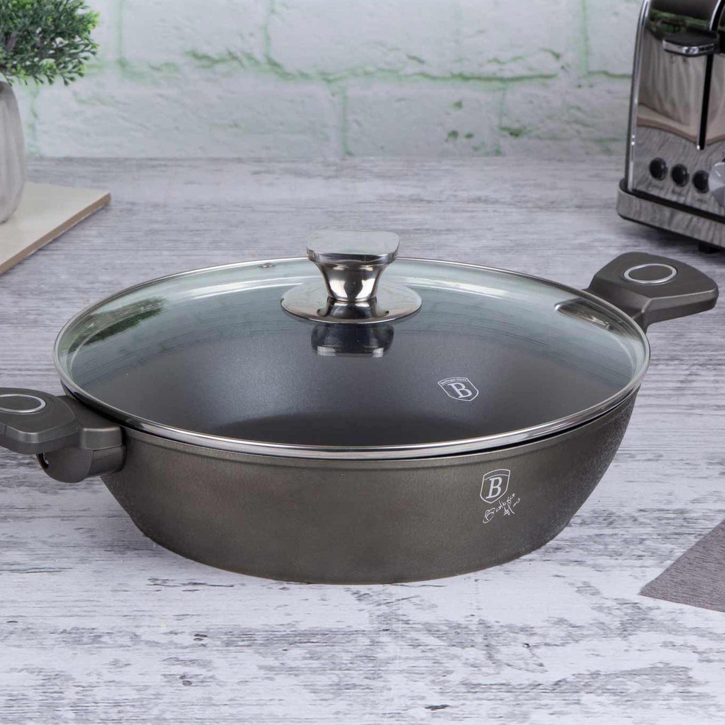 Olla Poco Profunda Con Tapa De 28 Cm